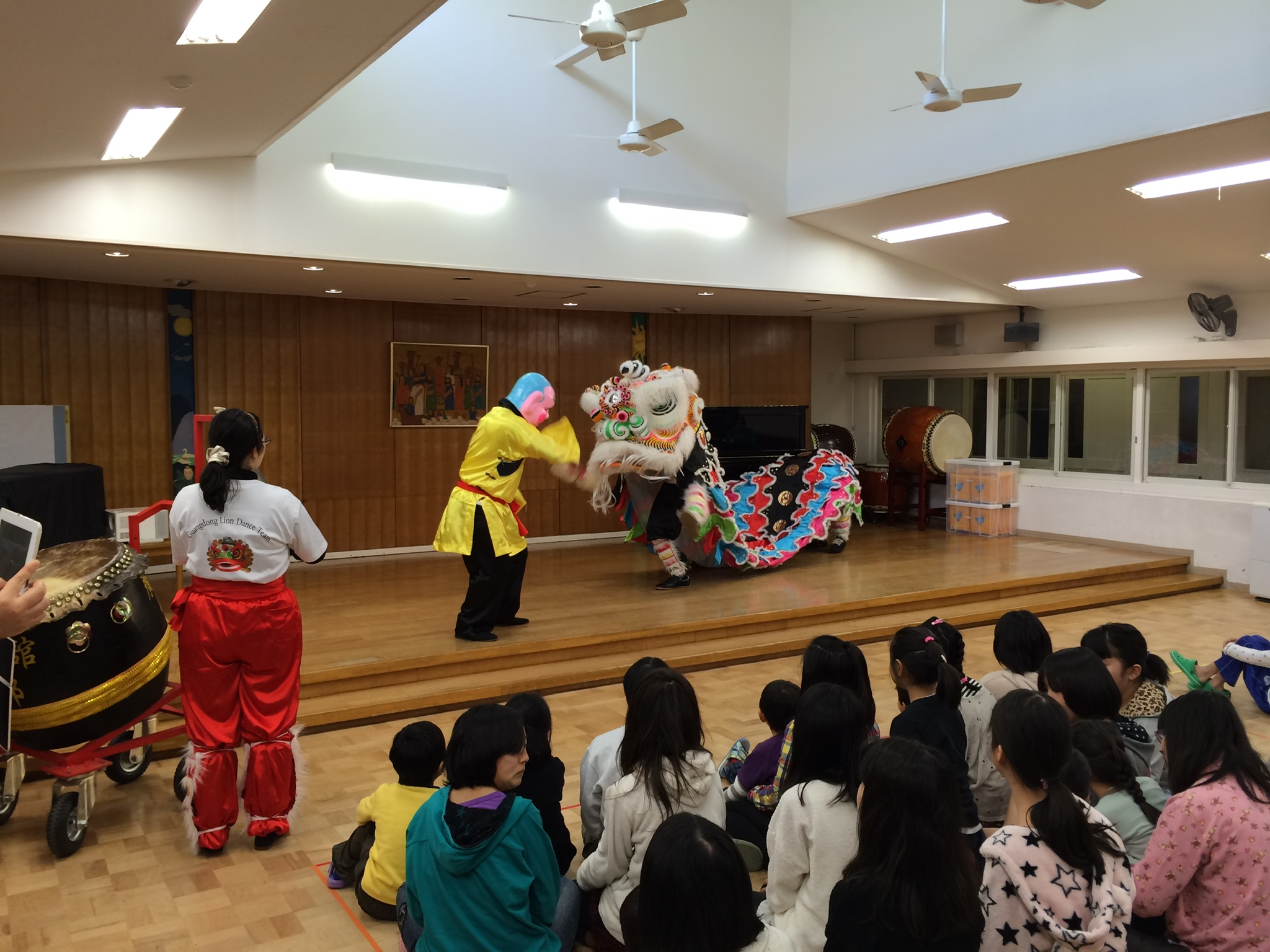 2014年1月19日　児童福祉施設で獅子舞を披露